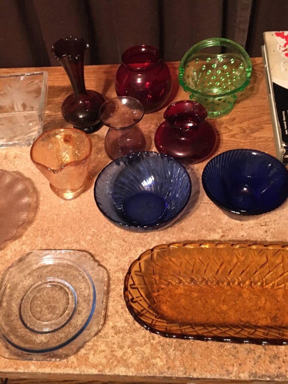 LOT OF 12 COLORED GLASS BOWLS VASES PLATES INDIANA GLASS OVAL GALERIE HOBNAIL